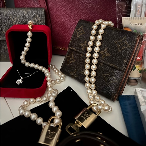 Come Party with me & (💖) this listing for my LIVE SHOWS 🎀✨ - Picture 9 of 16